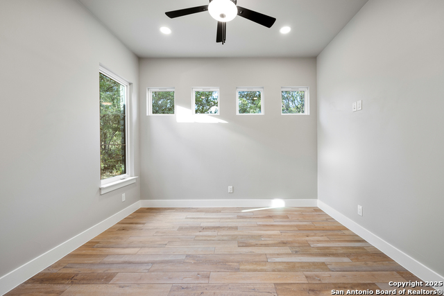 Image 31 of 41 For 1758 Paradise Parkway