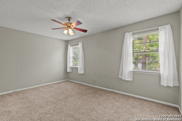 Image 16 of 19 For 6427 Wurzbach Rd  54