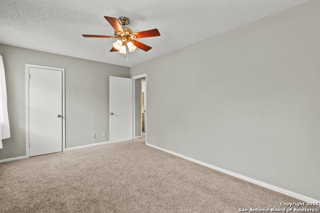 Image 17 of 19 For 6427 Wurzbach Rd  54