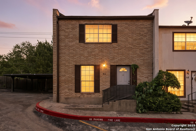 Image 2 of 19 For 6427 Wurzbach Rd  54
