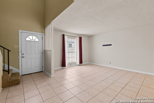 Image 6 of 19 For 6427 Wurzbach Rd  54
