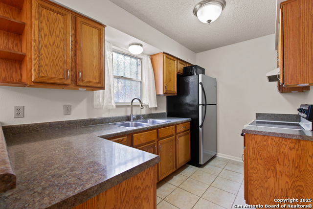 Image 9 of 19 For 6427 Wurzbach Rd  54