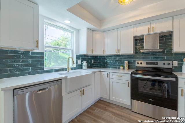 Listing photo id 12 for 15611 Heimer