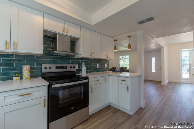 Listing photo id 13 for 15611 Heimer