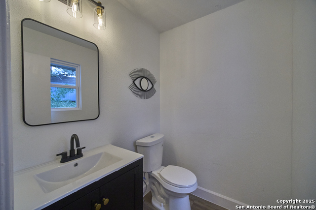 Listing photo id 16 for 15611 Heimer