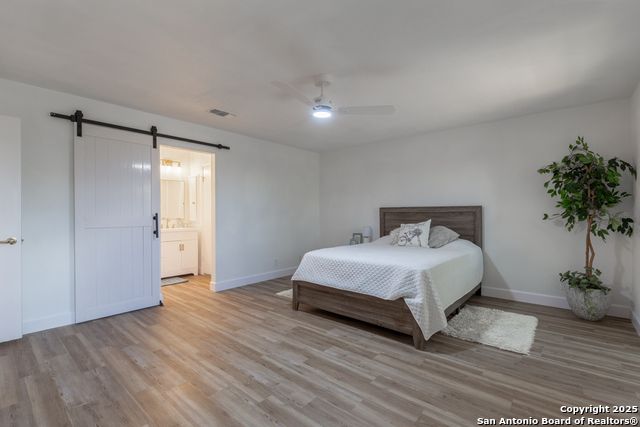 Listing photo id 18 for 15611 Heimer