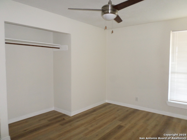 Listing photo id 10 for 210 Carmen