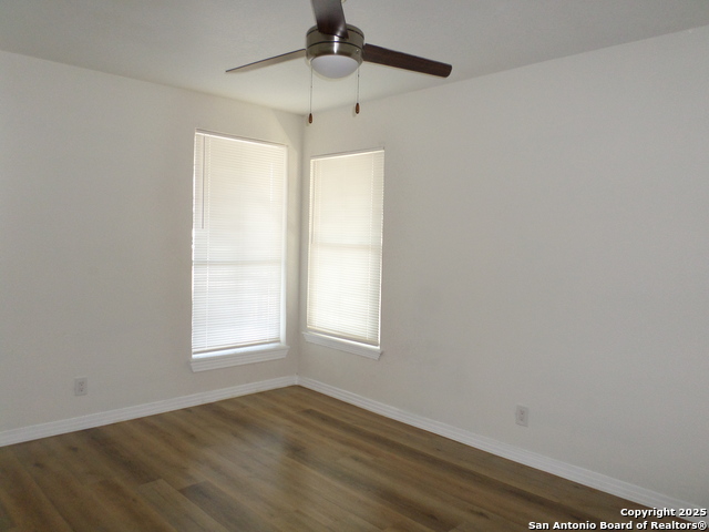 Listing photo id 11 for 210 Carmen