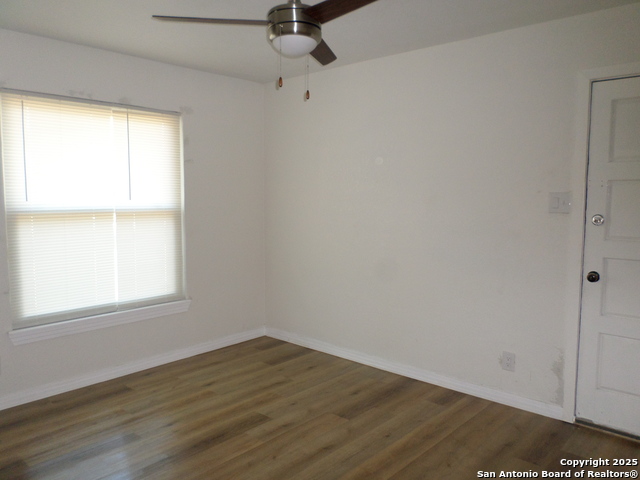 Listing photo id 13 for 210 Carmen