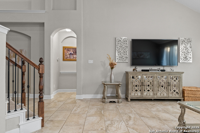 Image 10 of 37 For 14002 Pikesdale