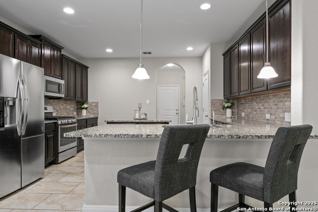 Image 11 of 37 For 14002 Pikesdale