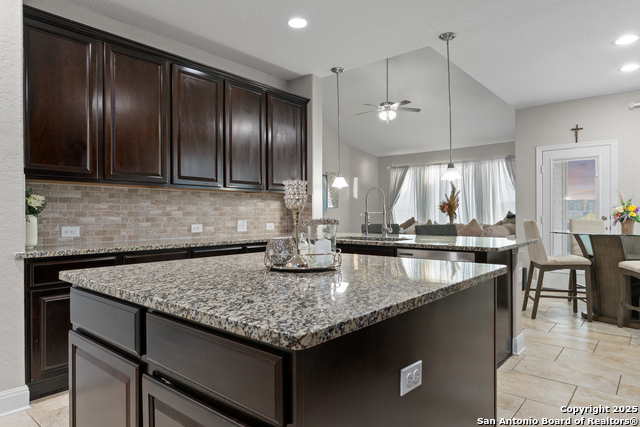 Image 14 of 37 For 14002 Pikesdale