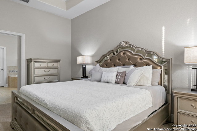 Image 19 of 37 For 14002 Pikesdale