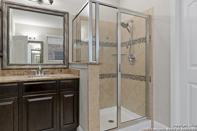 Image 22 of 37 For 14002 Pikesdale