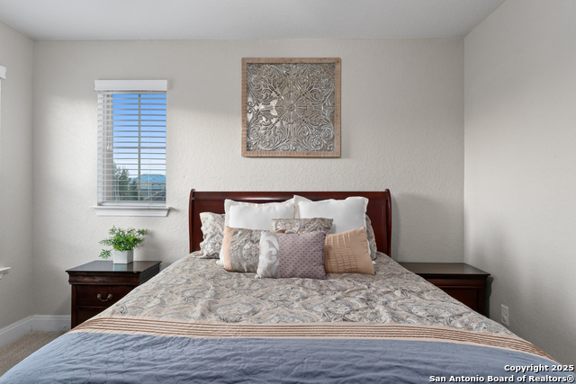 Image 26 of 37 For 14002 Pikesdale