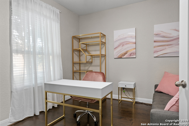 Image 3 of 37 For 14002 Pikesdale