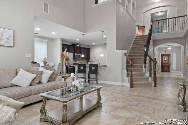 Image 9 of 37 For 14002 Pikesdale