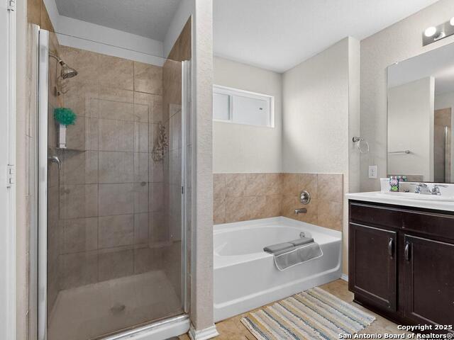 Listing photo id 12 for 1827 Aspen Silver