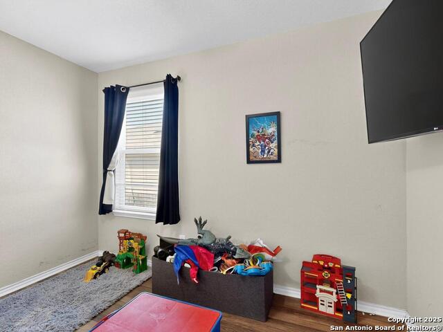 Listing photo id 13 for 1827 Aspen Silver