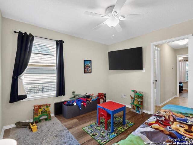 Listing photo id 14 for 1827 Aspen Silver