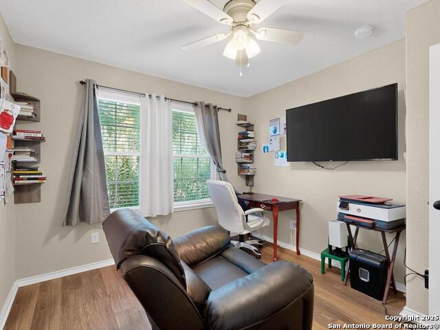 Listing photo id 17 for 1827 Aspen Silver