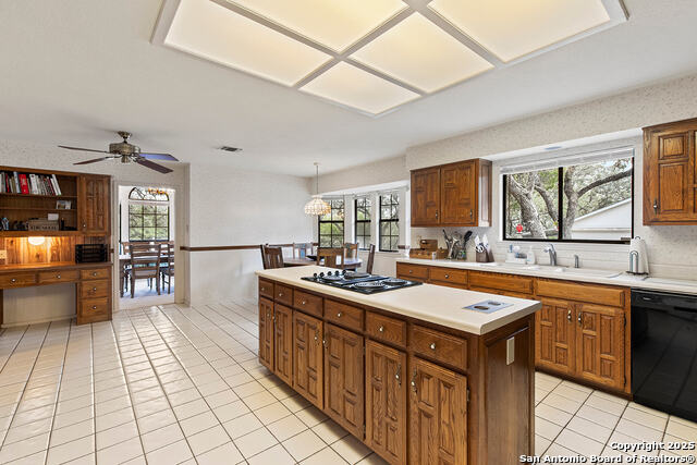 Listing photo id 8 for 20117 Hoya Lane