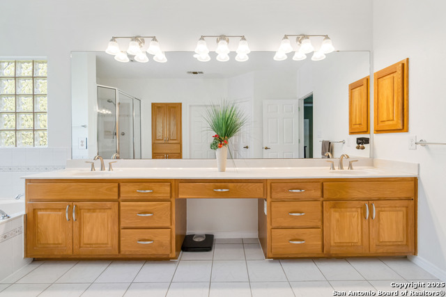 Image 13 of 48 For 21927 Park View