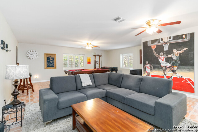 Image 19 of 48 For 21927 Park View