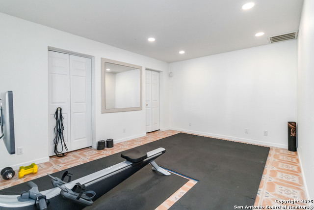 Image 22 of 48 For 21927 Park View