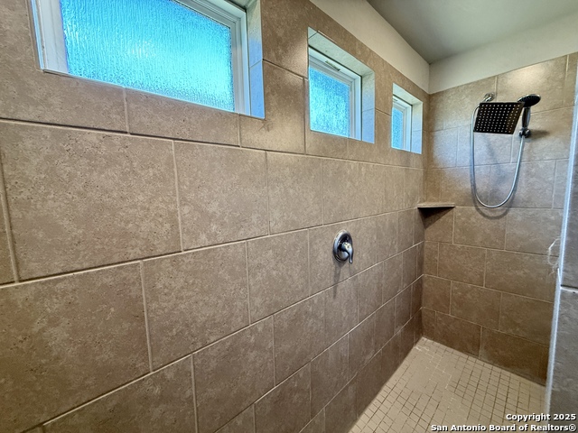 Image 12 of 20 For 807 Blue Landing