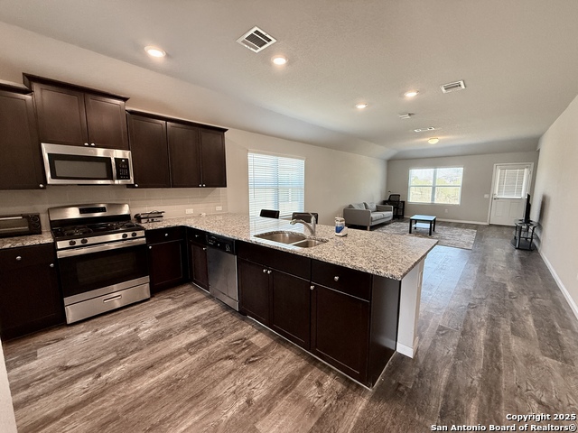 Image 5 of 20 For 807 Blue Landing