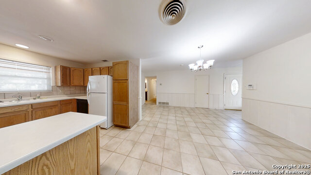 Image 11 of 48 For 459 Harcourt