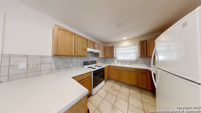 Image 12 of 48 For 459 Harcourt