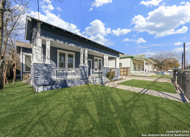 Image 2 of 29 For 913 Burleson