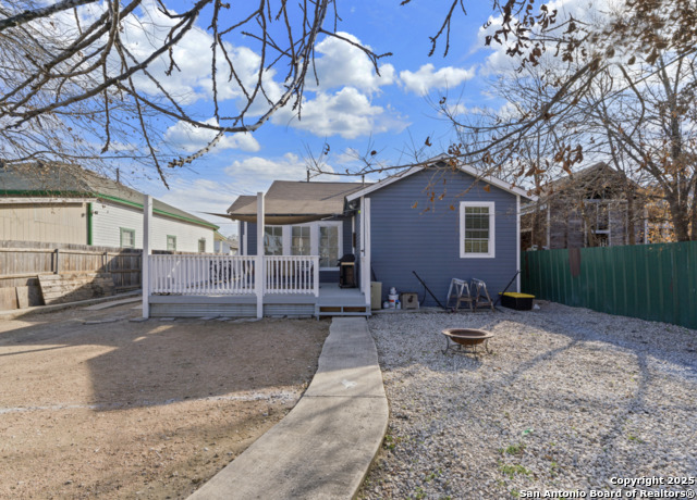 Image 25 of 29 For 913 Burleson