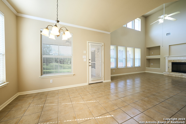 Image 18 of 40 For 9402 Mariposa