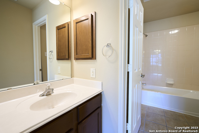 Image 33 of 40 For 9402 Mariposa