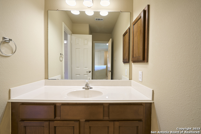 Image 35 of 40 For 9402 Mariposa