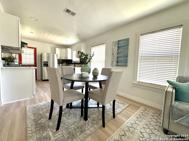 Image 10 of 40 For 122 Finch  