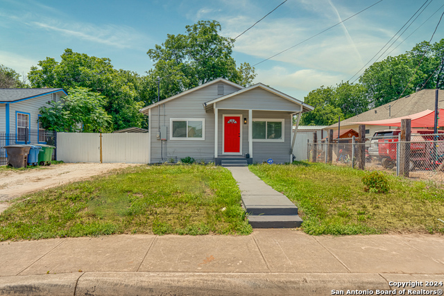 Image 2 of 40 For 122 Finch  