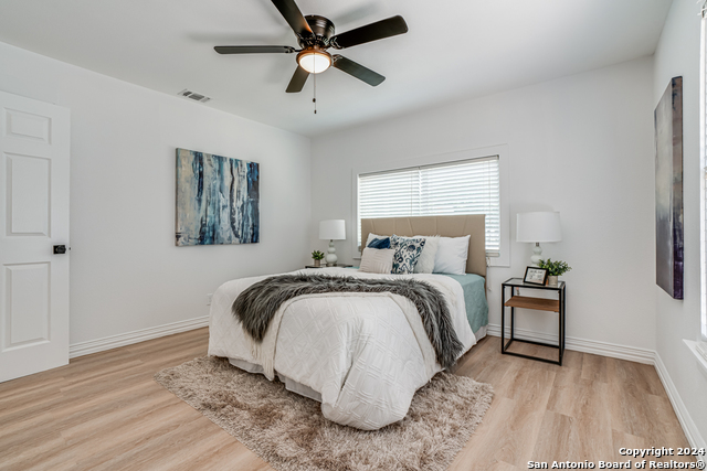 Image 21 of 40 For 122 Finch  