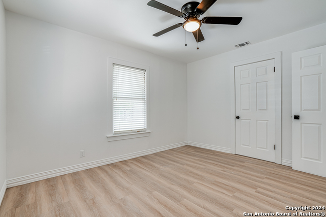 Image 24 of 40 For 122 Finch  