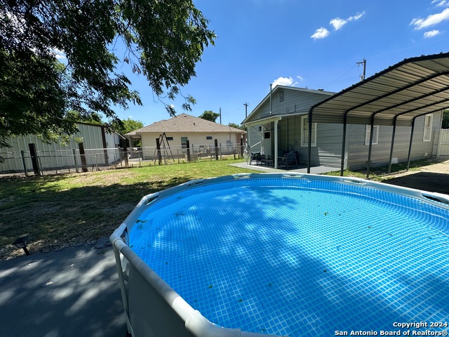 Image 32 of 40 For 122 Finch  