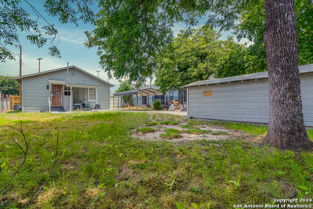 Image 34 of 40 For 122 Finch  