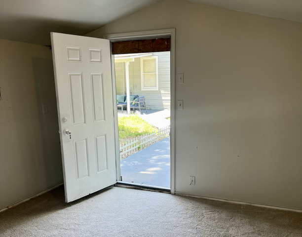 Image 36 of 40 For 122 Finch  