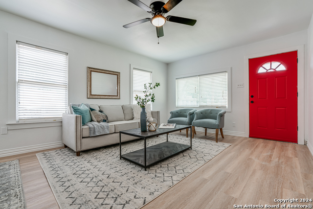 Image 4 of 40 For 122 Finch  