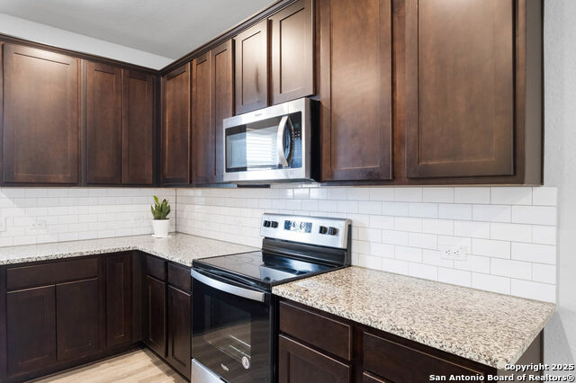 Listing photo id 8 for 9938 Rancho Real