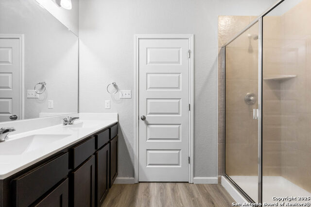 Listing photo id 15 for 9938 Rancho Real