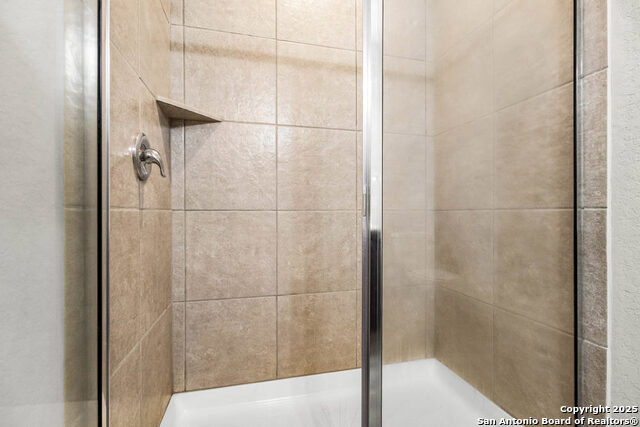 Listing photo id 17 for 9938 Rancho Real