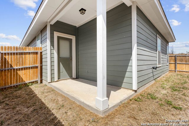 Listing photo id 23 for 9938 Rancho Real